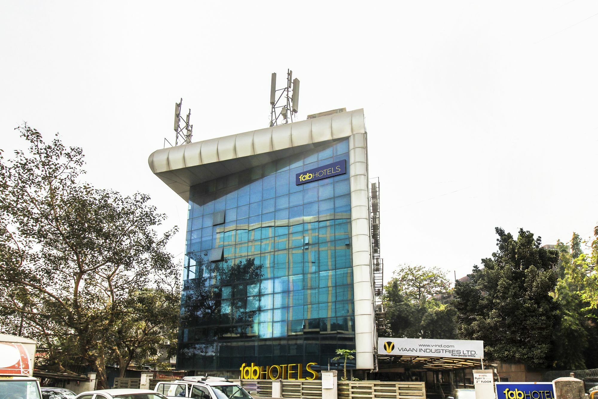Fluorescent By Bizzgrow Hotels International Airport - Formerly Known As Byaris International Bombay Esterno foto