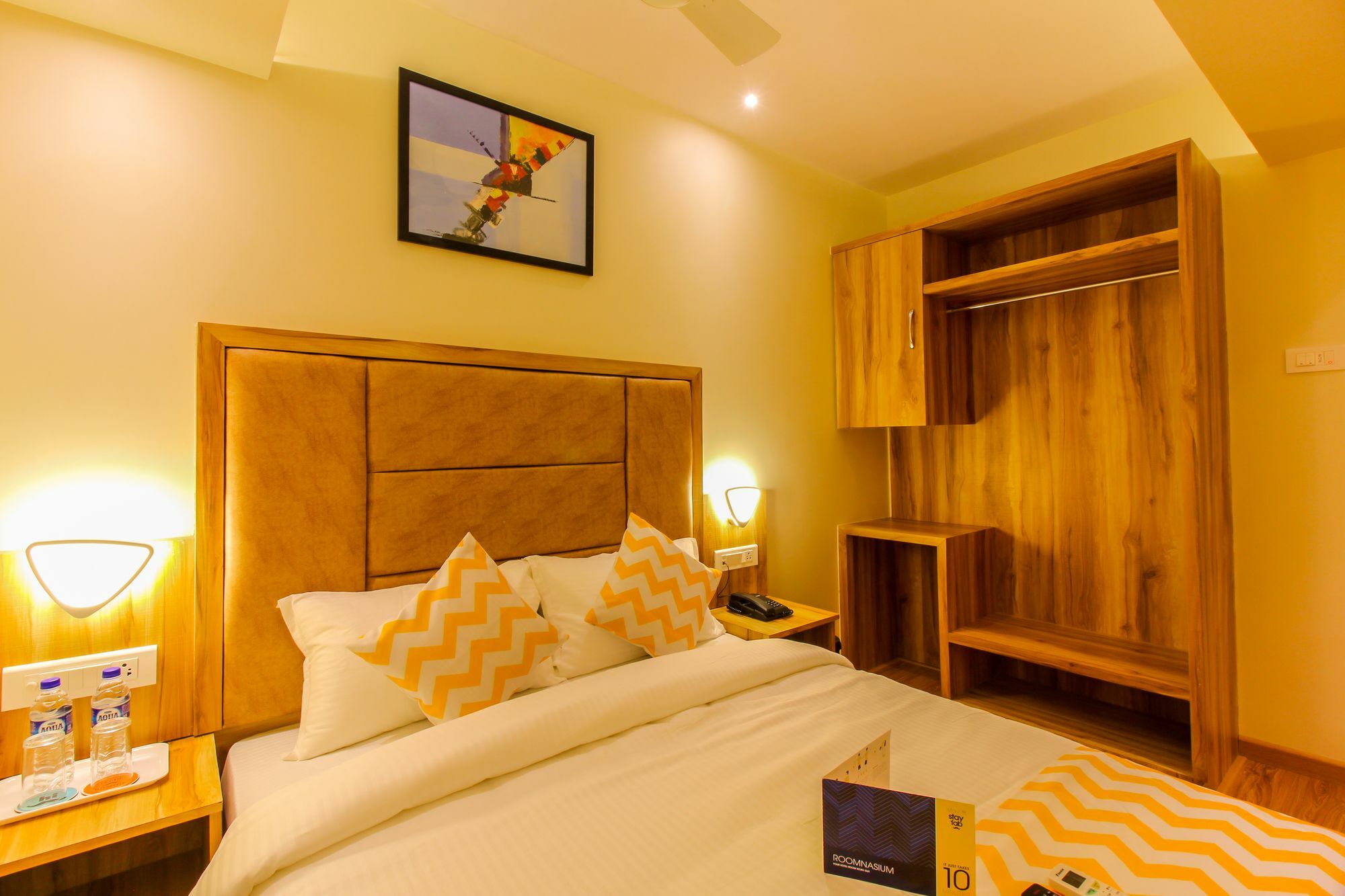 Fluorescent By Bizzgrow Hotels International Airport - Formerly Known As Byaris International Bombay Esterno foto