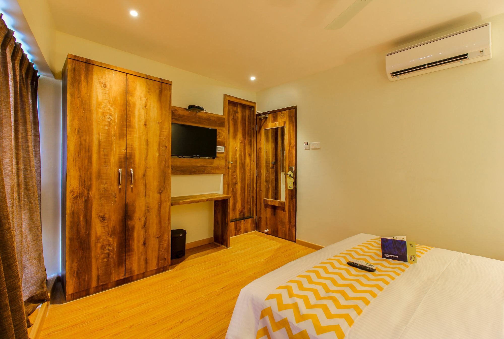 Fluorescent By Bizzgrow Hotels International Airport - Formerly Known As Byaris International Bombay Esterno foto