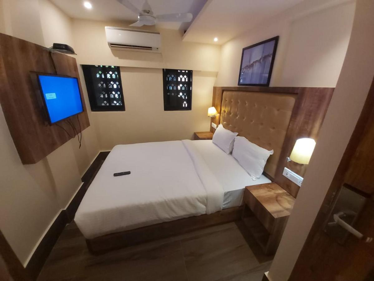Fluorescent By Bizzgrow Hotels International Airport - Formerly Known As Byaris International Bombay Esterno foto