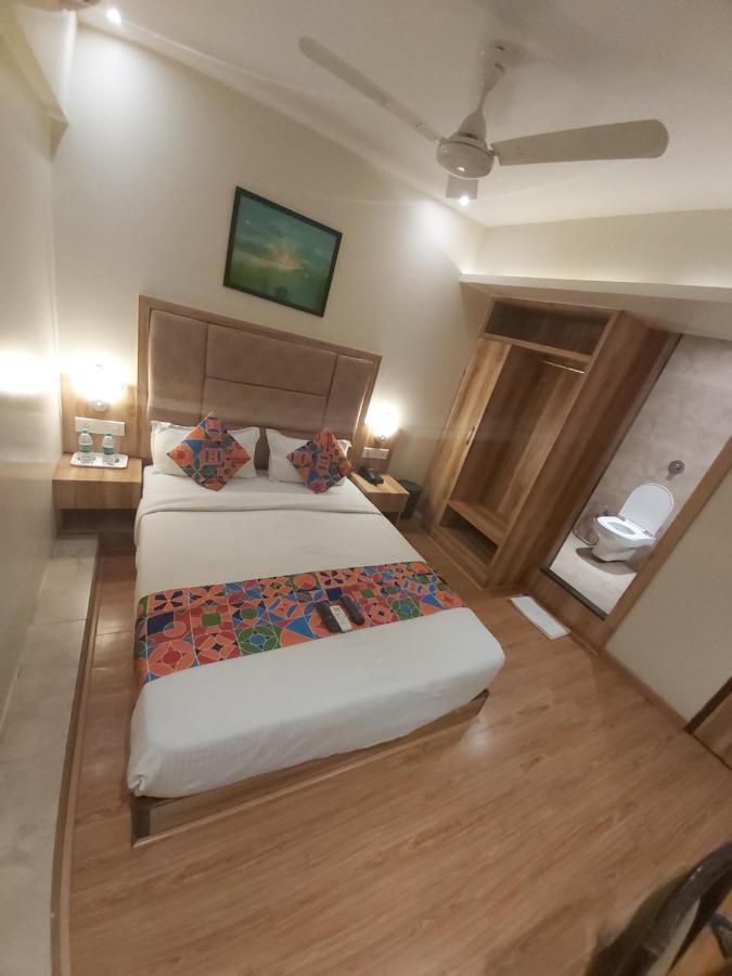 Fluorescent By Bizzgrow Hotels International Airport - Formerly Known As Byaris International Bombay Esterno foto