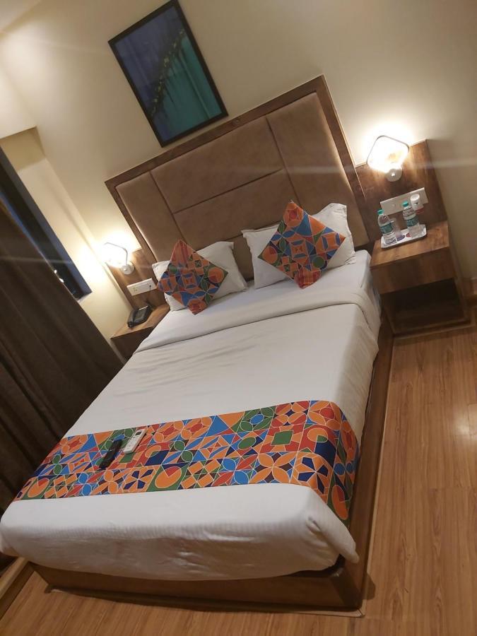 Fluorescent By Bizzgrow Hotels International Airport - Formerly Known As Byaris International Bombay Esterno foto